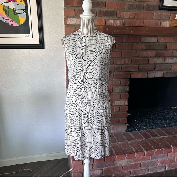 NWT Jigsaw Patella Wave Pleat Back Dress in Cool Sand Sz 4 US - Picture 3 of 9